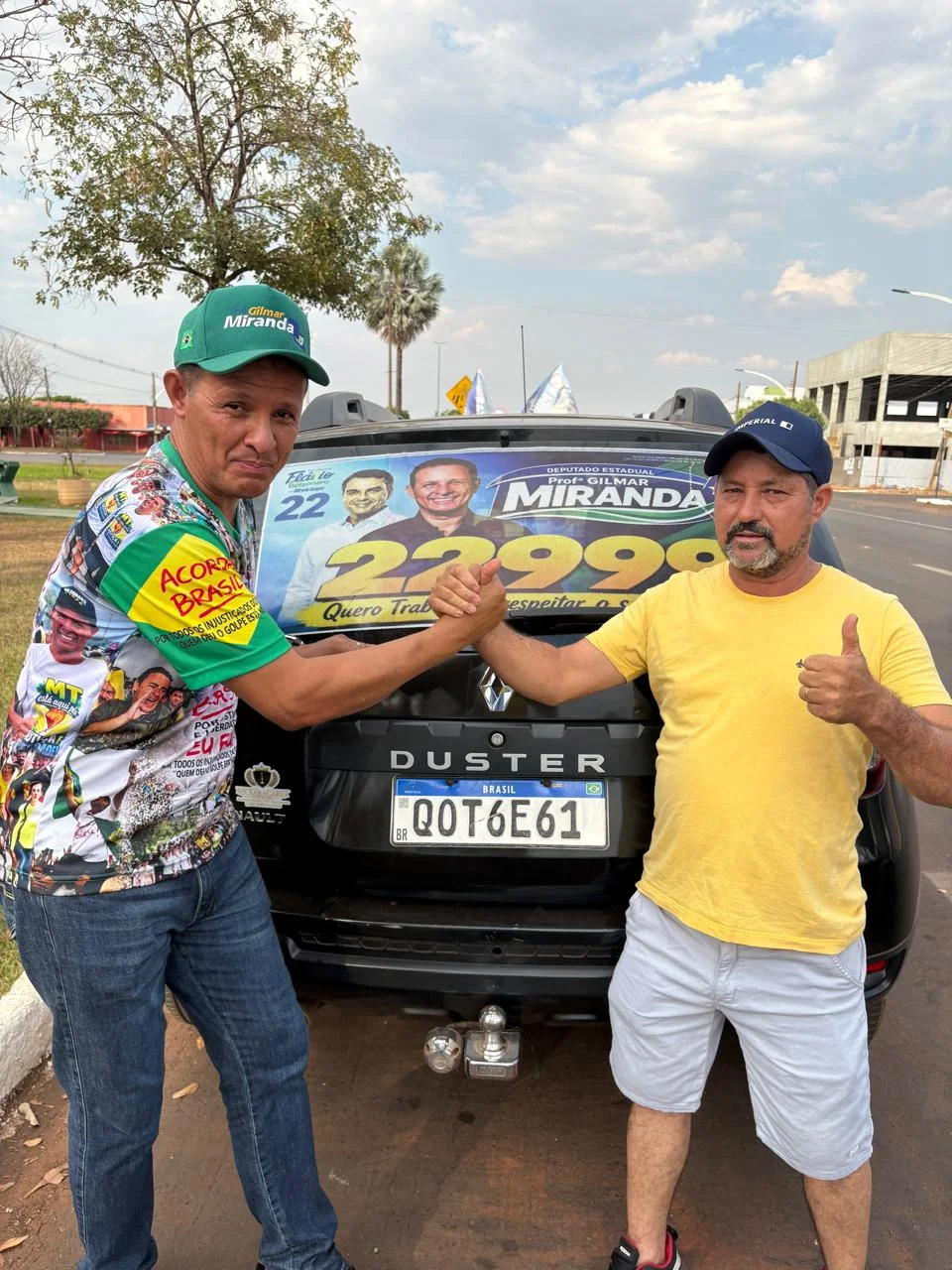 Registro de Gilmar Miranda em encontro com pessoas
